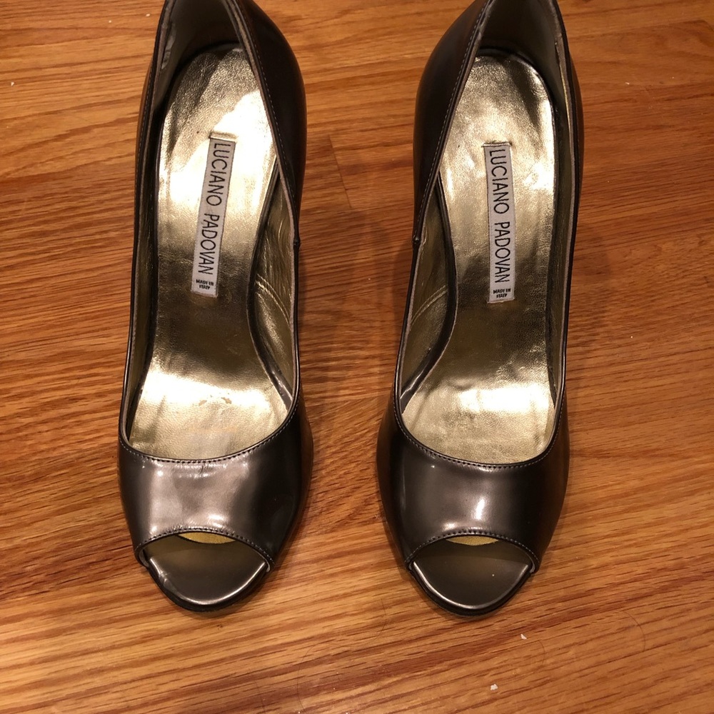 Luciano Padovan gunmetal peep toe shoes